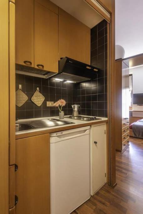Osti 3 Beautifully Furnished Leilighet Milano Eksteriør bilde